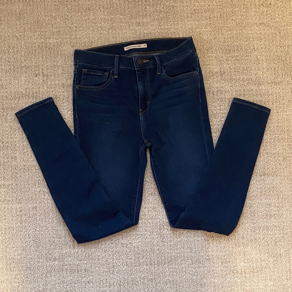 {Levi’s} Jeans